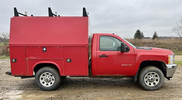 Image of Chevrolet 3500HD equipment image 4