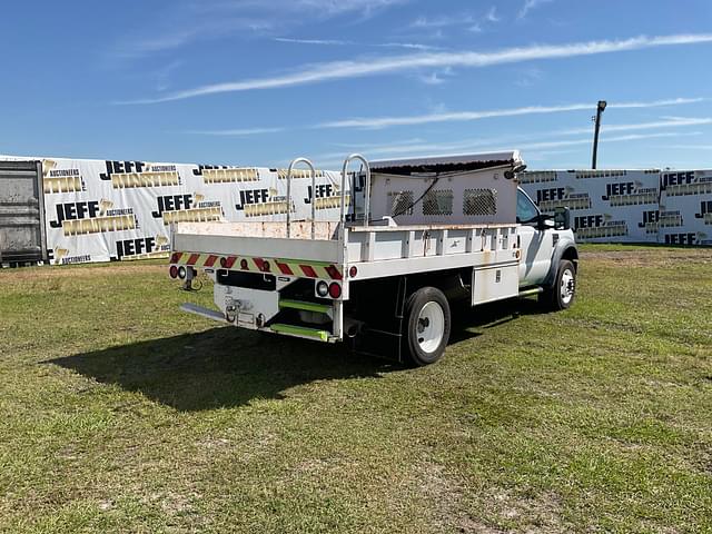 Image of Ford F-450 equipment image 4