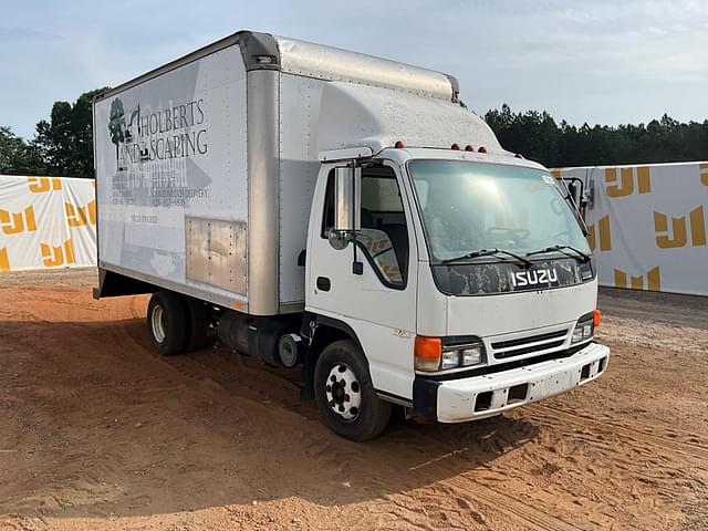 Image of Isuzu NPR equipment image 2