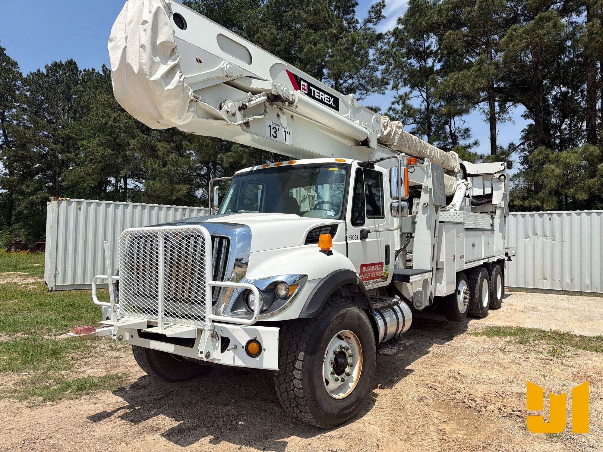 2016 International 7500 Equipment Image0