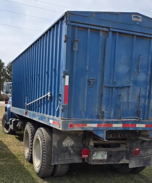 Image of Chevrolet C65 equipment image 3