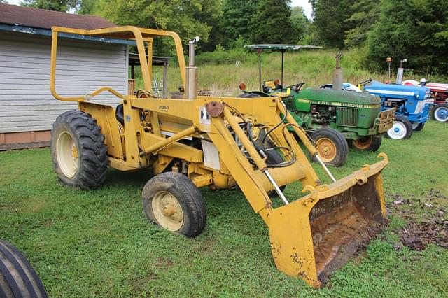 Image of International Harvester 2400A equipment image 4