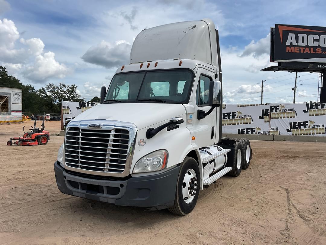 Image of Freightliner Cascadia Primary image