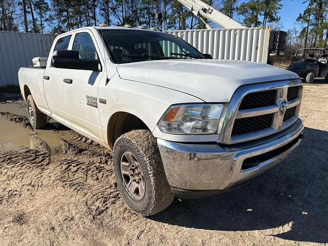 Image of Dodge Ram 3500 equipment image 2