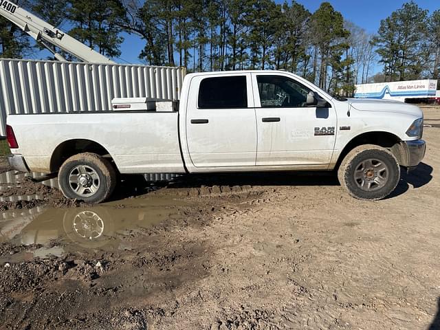 Image of Dodge Ram 3500 equipment image 3