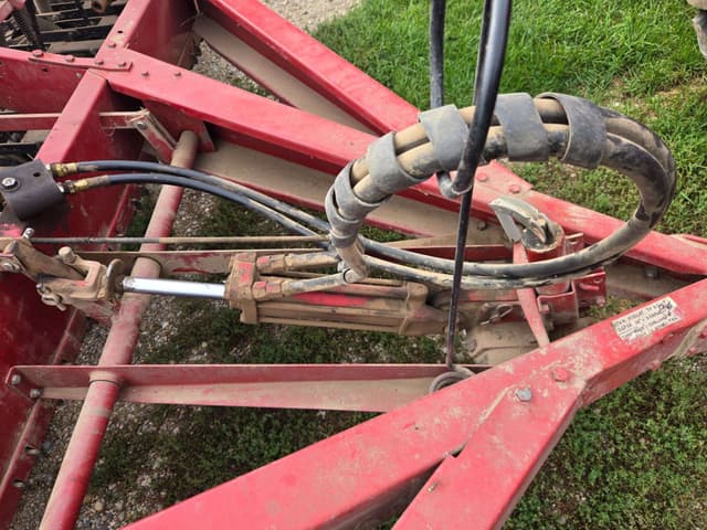 Image of Case IH 5100 equipment image 4