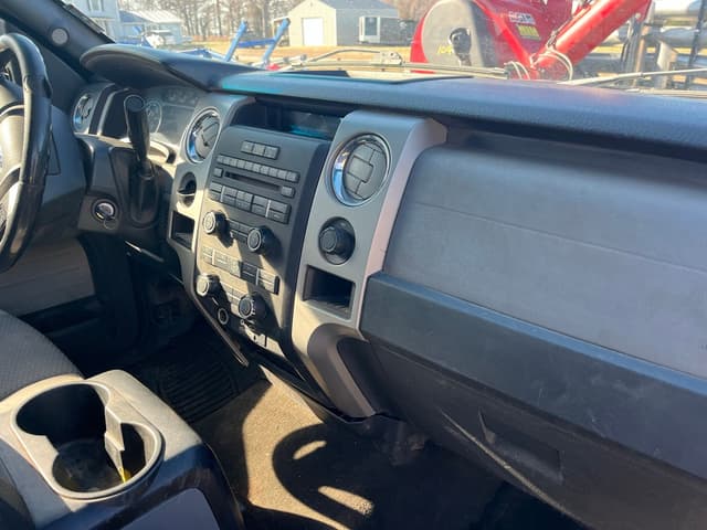 Image of Ford F-150 equipment image 4