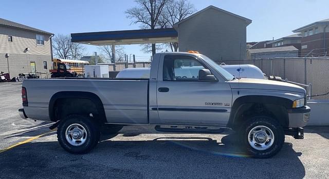 Image of Dodge Ram 2500 equipment image 3