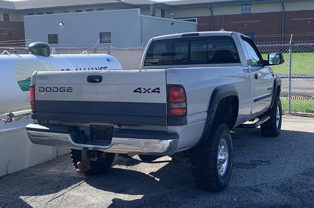 Image of Dodge Ram 2500 equipment image 4