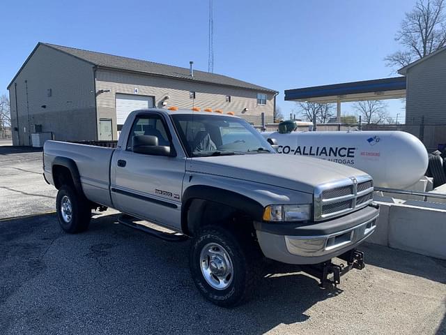 Image of Dodge Ram 2500 equipment image 2