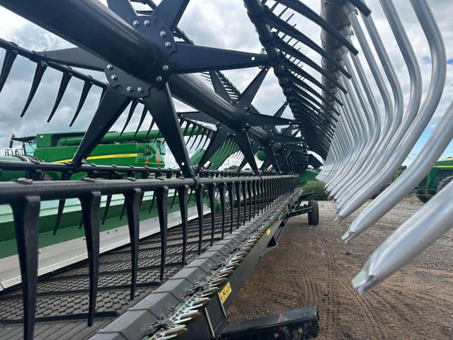 Image of John Deere RD40F equipment image 3