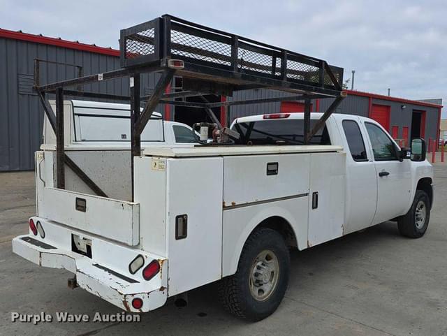 Image of Chevrolet 2500HD equipment image 4