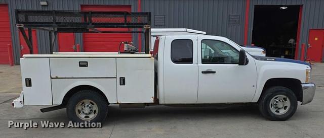 Image of Chevrolet 2500HD equipment image 3