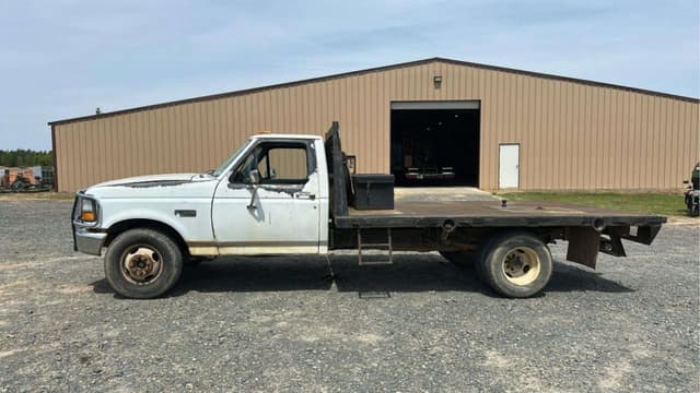 Image of Ford F-350 equipment image 2