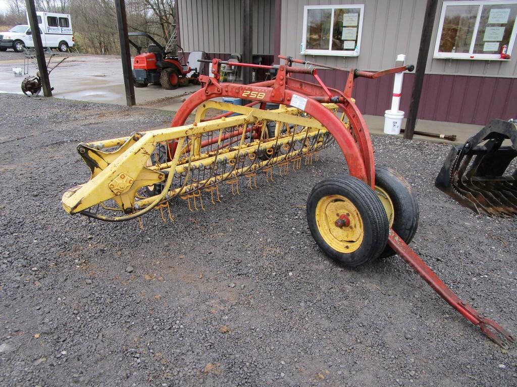 Main image New Holland 258