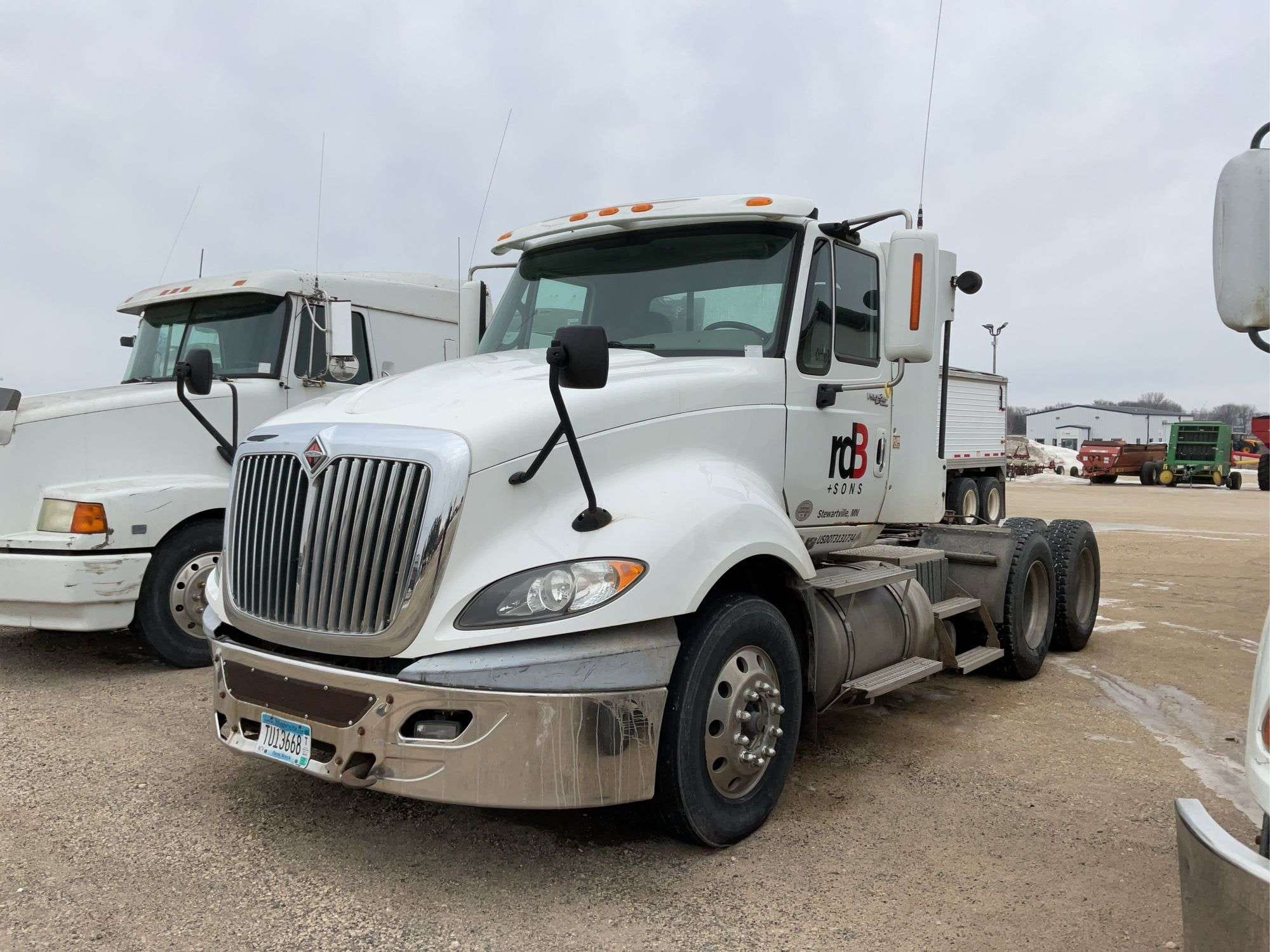 2010 International ProStar Equipment Image0