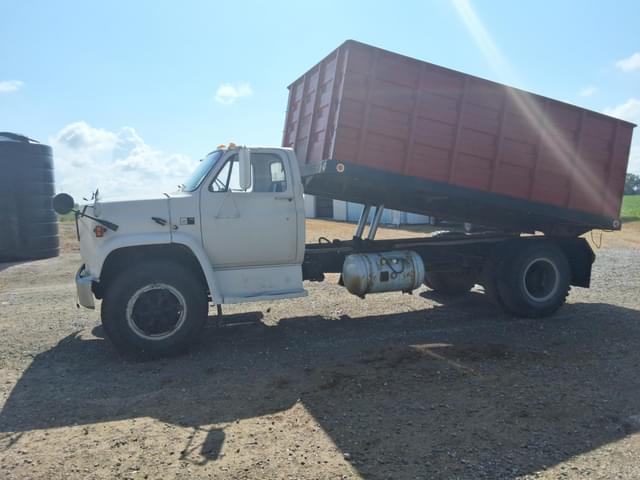 Image of Chevrolet C70 equipment image 2