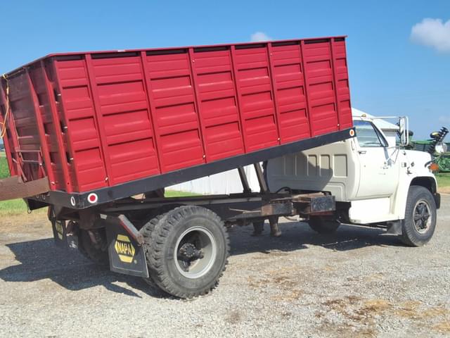 Image of Chevrolet C70 equipment image 1