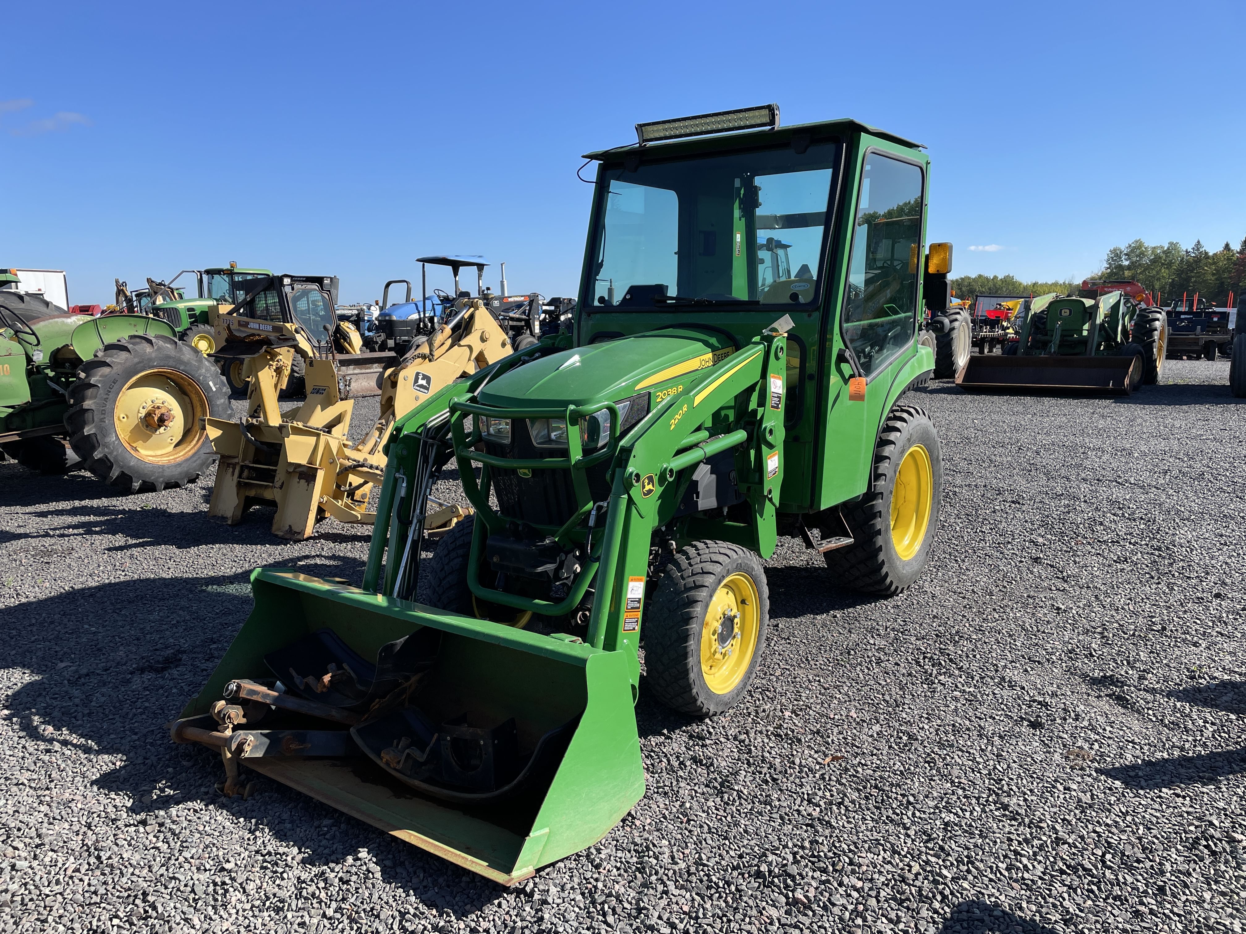 2019 John Deere 2038R Equipment Image0