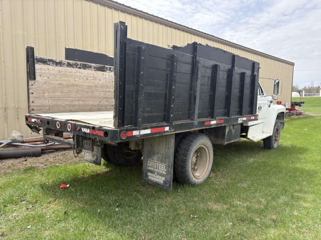Image of Ford F-600 equipment image 2