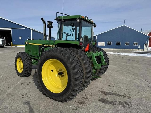 Image of John Deere 4755 equipment image 2