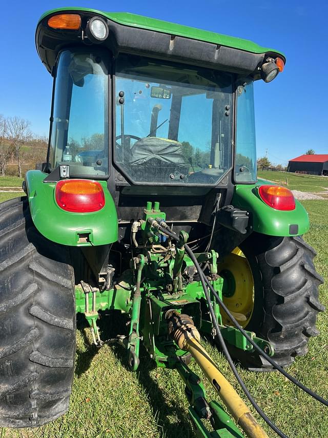 Image of John Deere 5085E equipment image 3