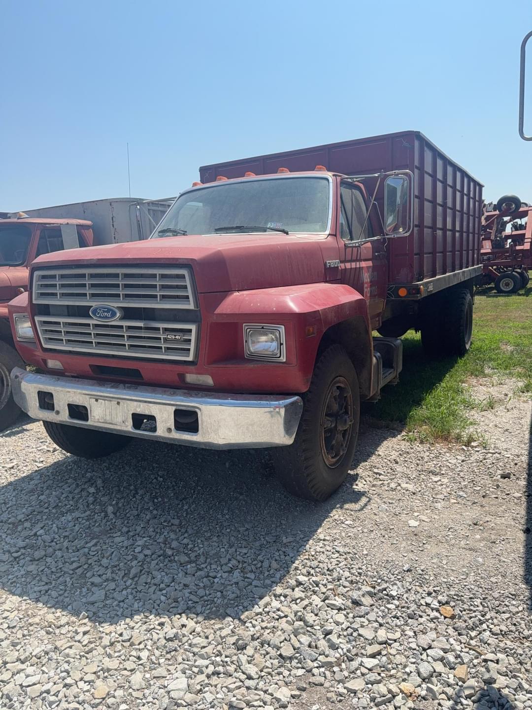 Image of Ford F-800 Primary image