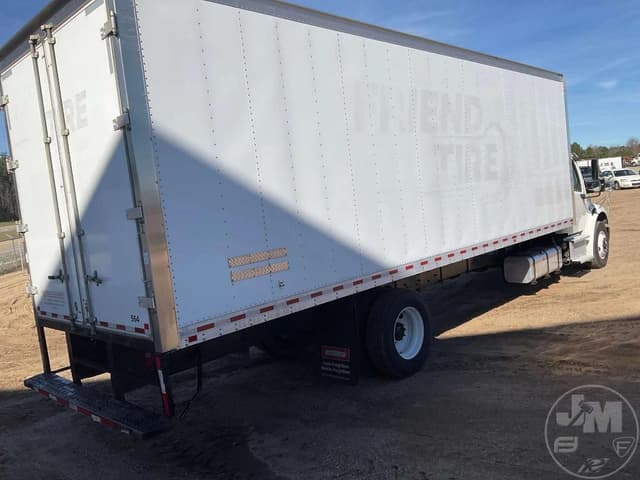 Image of Freightliner M2 equipment image 4