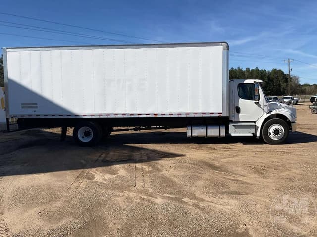 Image of Freightliner M2 equipment image 3