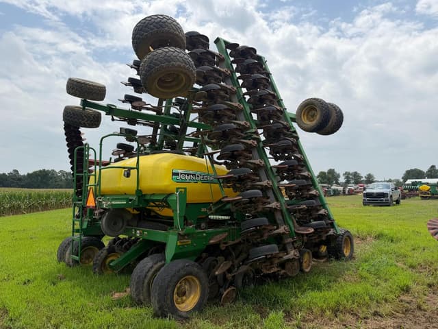 Image of John Deere 1890 equipment image 2