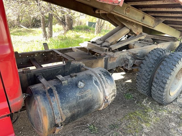 Image of Ford 600 equipment image 4