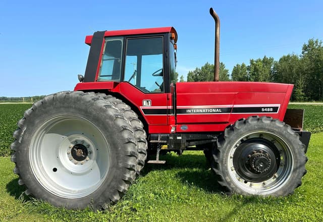Image of International Harvester 5488 equipment image 1