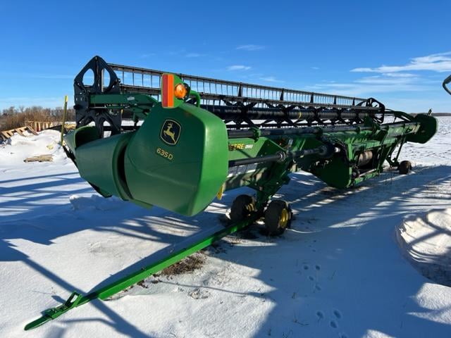 SOLD - John Deere 635D HydraFloat 35' draper head, poly finger reel, 3 ...
