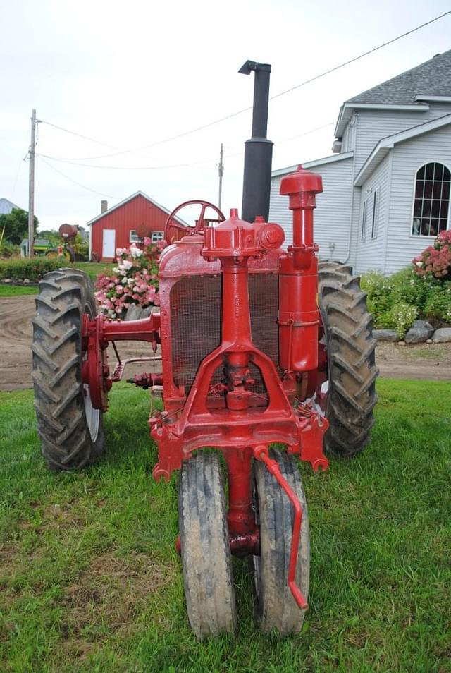 Image of Farmall F-20 equipment image 1