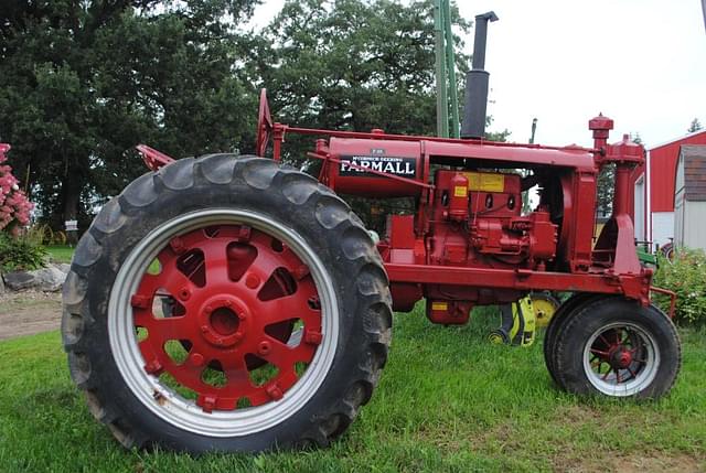 Image of Farmall F-20 equipment image 3