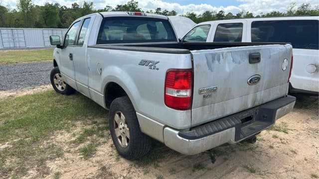 Image of Ford F-150 equipment image 1