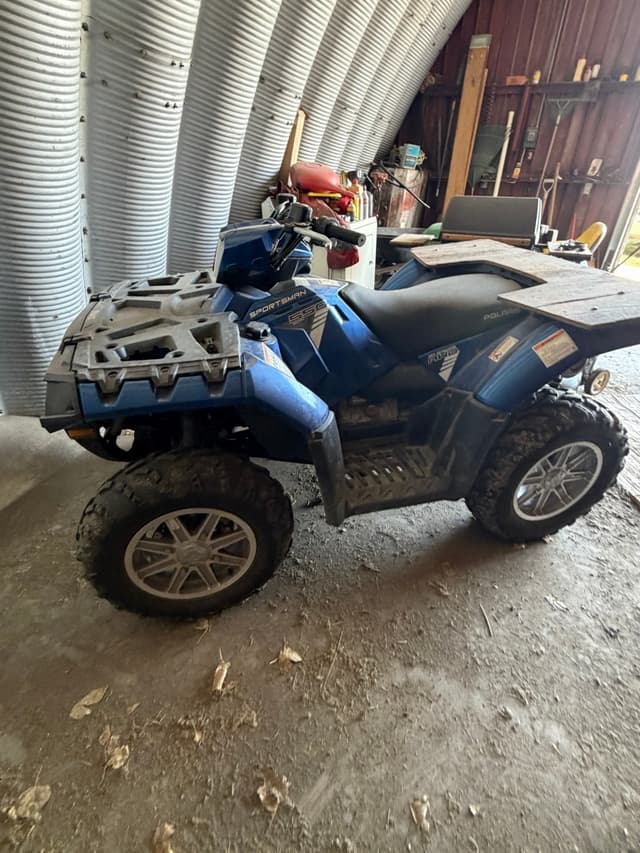 Image of Polaris Sportsman 550 EFI equipment image 2