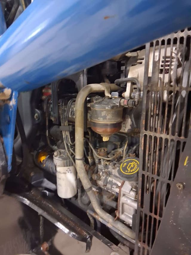 Image of New Holland TS110 equipment image 2