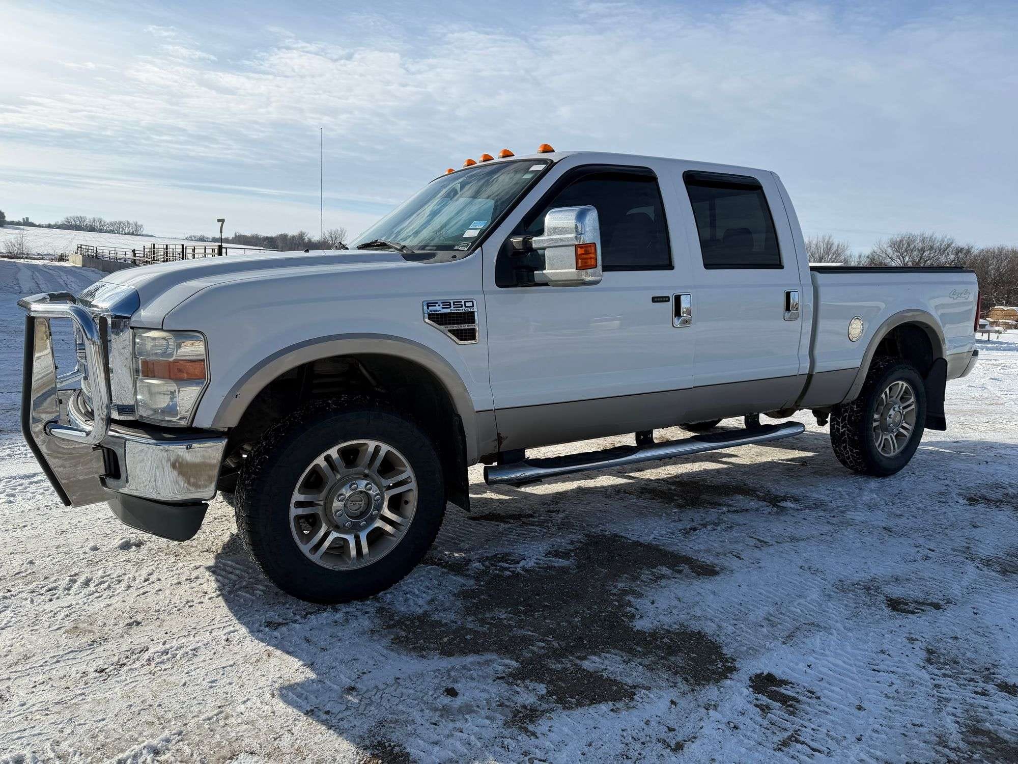 2008 Ford F-350 Equipment Image0