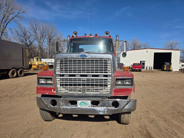 Image of Ford F-9000 equipment image 4