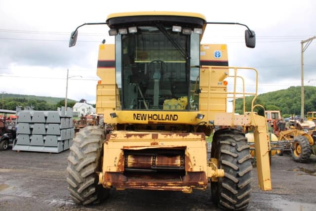 Image of New Holland TR88 equipment image 1