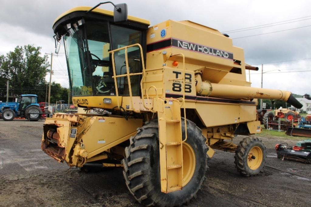 New Holland TR88 Equipment Image0