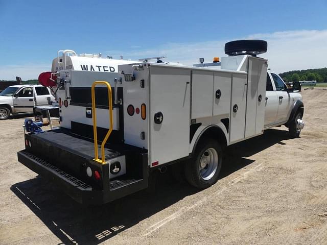 Image of Dodge Ram 5500 equipment image 2