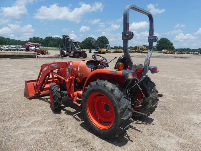 Image of Kubota L2501D equipment image 4