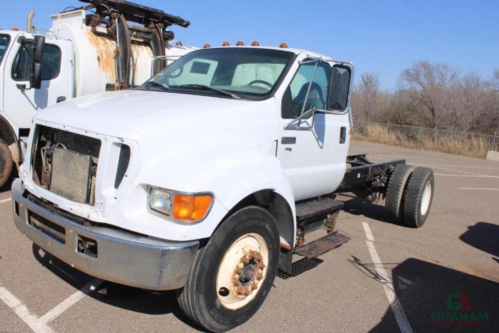 Image of Ford F-750 Primary image