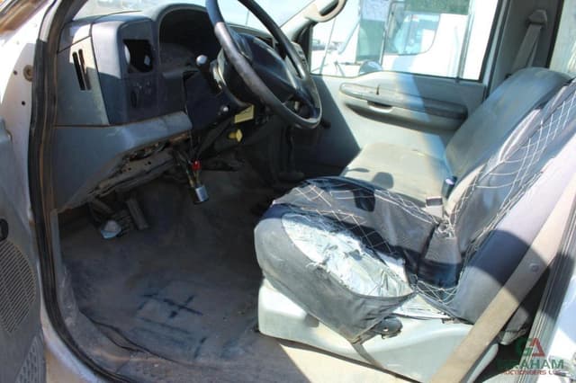 Image of Ford F-750 equipment image 4