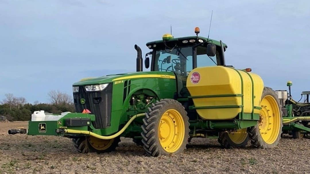 Image of John Deere 8235R Image 0