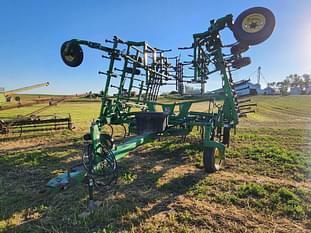 John Deere 2210 Equipment Image0