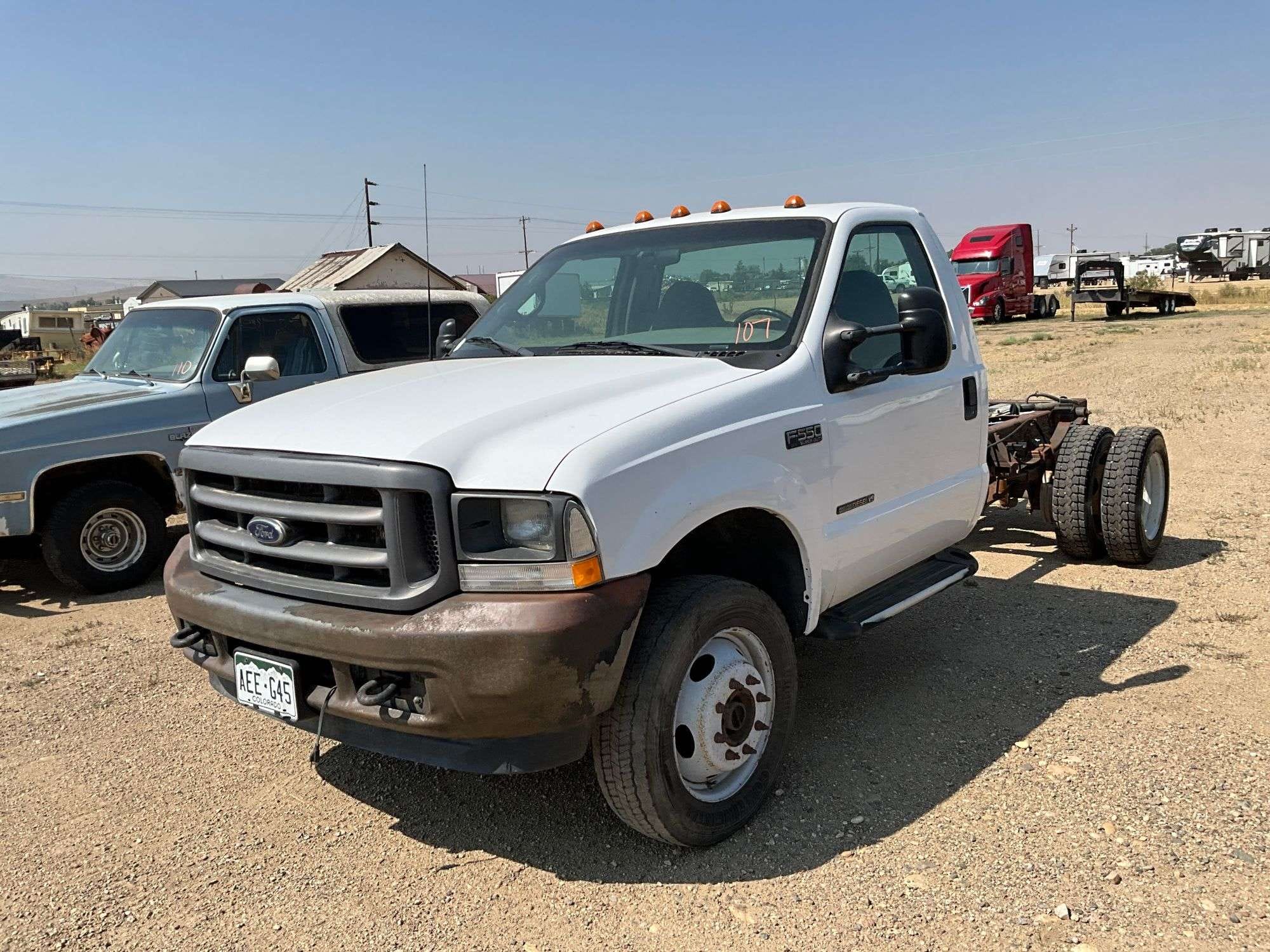 2002 Ford F-550 Equipment Image0