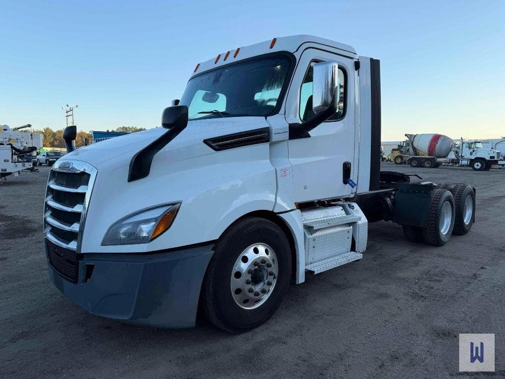 Image of Freightliner Cascadia 126 Primary image